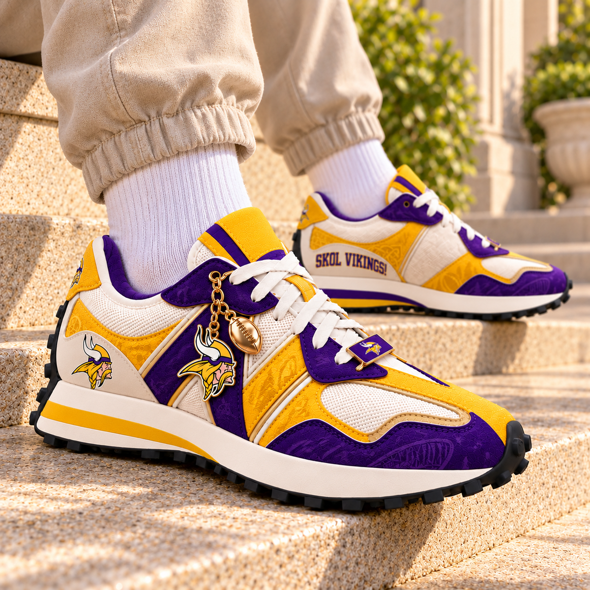 MNV Premium Low-Top Sneakers with Charm BMD
